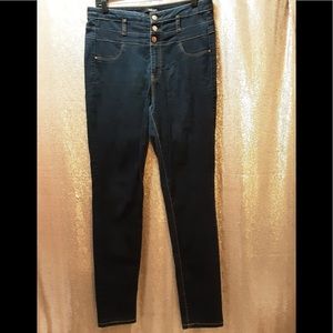 Refuge Junior’s Hi-Waisted Skinny Jean